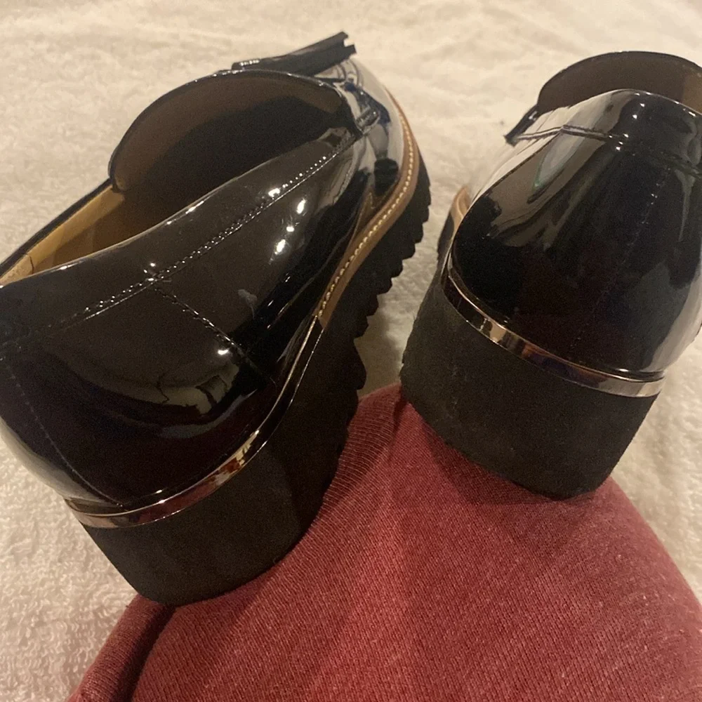 Franco Sarto Black Patent Loafers with Tassels - Picture 6 of 9